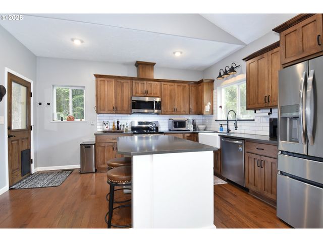 26840 S SKINNER Rd, Estacada, OR 97023