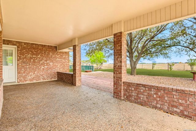 8416 Fm 541, Stockdale, TX 78160