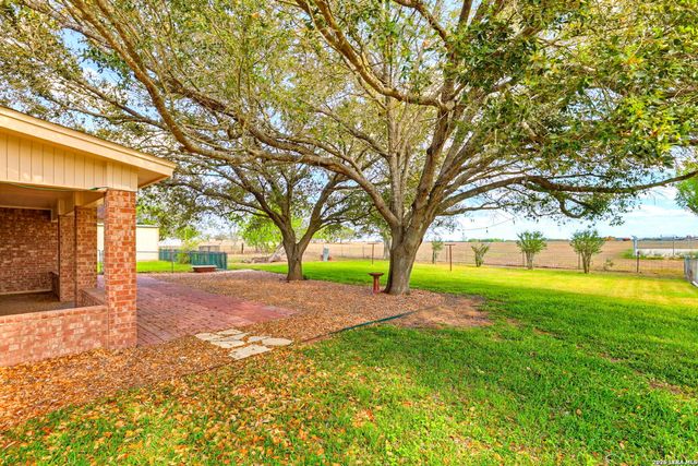 8416 Fm 541, Stockdale, TX 78160