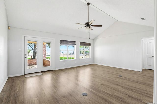 8416 Fm 541, Stockdale, TX 78160