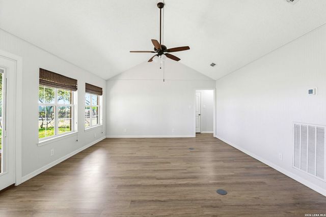 8416 Fm 541, Stockdale, TX 78160