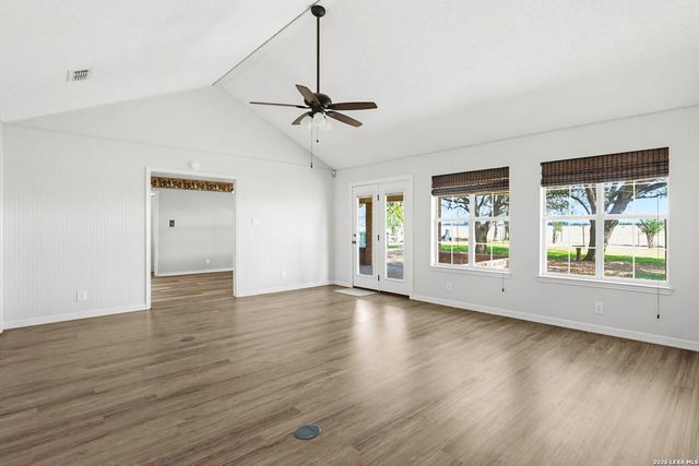 8416 Fm 541, Stockdale, TX 78160