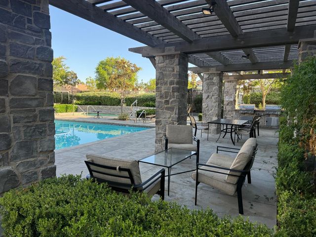 641 Savi Drive 104, Corona, CA 92878