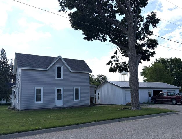 402 Douglas Avenue, Ackley, IA 50601