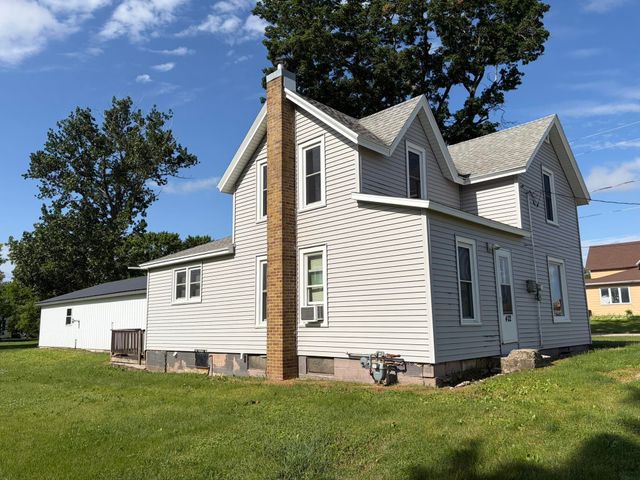 402 Douglas Avenue, Ackley, IA 50601