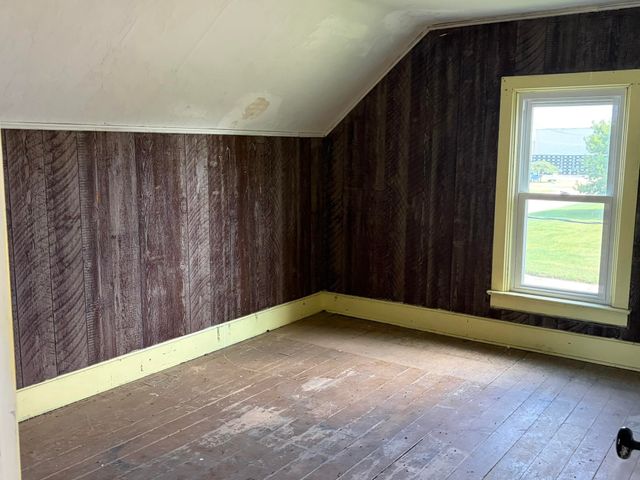 402 Douglas Avenue, Ackley, IA 50601