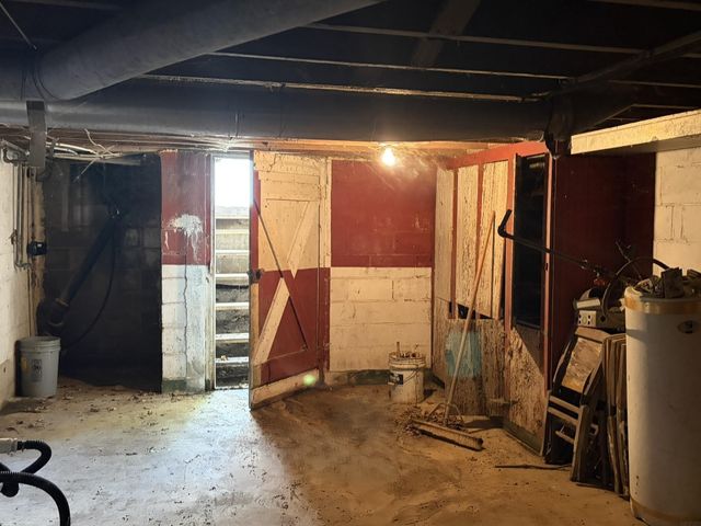 402 Douglas Avenue, Ackley, IA 50601