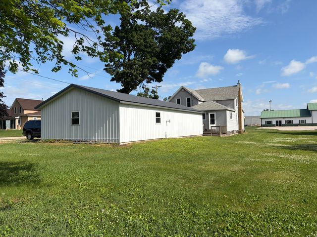402 Douglas Avenue, Ackley, IA 50601