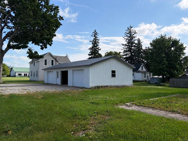 402 Douglas Avenue, Ackley, IA 50601