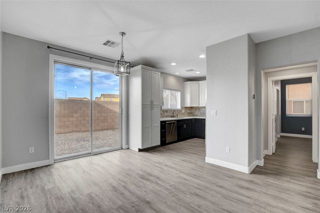 6732 Fort Benton Road, Las Vegas, NV 89122