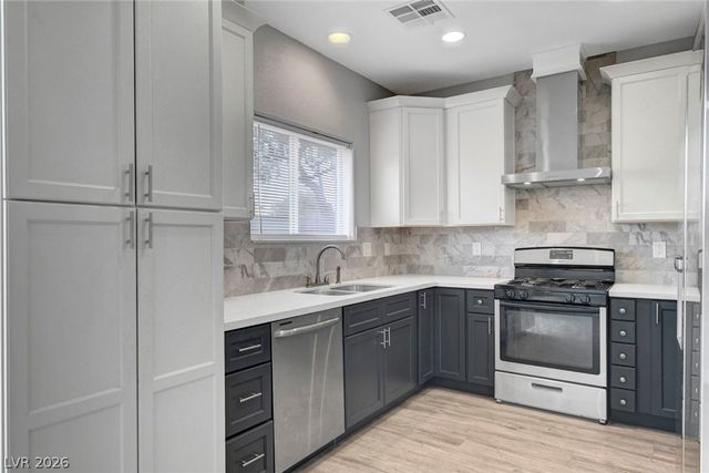 6732 Fort Benton Road, Las Vegas, NV 89122