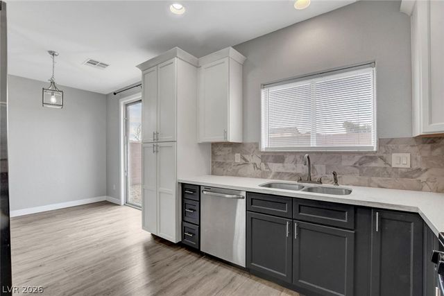 6732 Fort Benton Road, Las Vegas, NV 89122