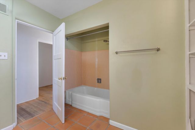 912 Hermosa Drive NE, Albuquerque, NM 87110