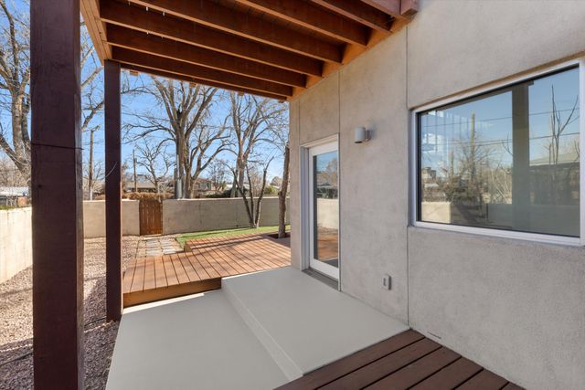 912 Hermosa Drive NE, Albuquerque, NM 87110
