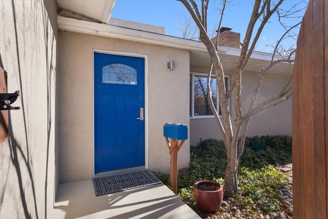 912 Hermosa Drive NE, Albuquerque, NM 87110