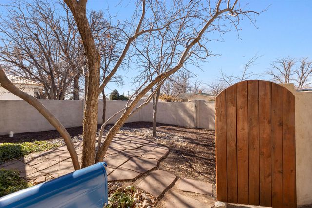 912 Hermosa Drive NE, Albuquerque, NM 87110