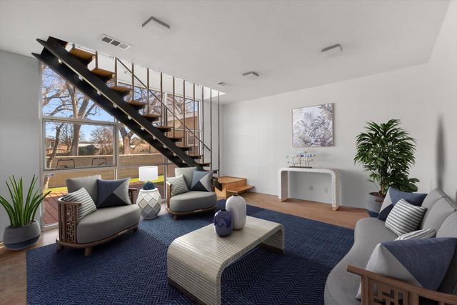 912 Hermosa Drive NE, Albuquerque, NM 87110