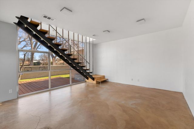 912 Hermosa Drive NE, Albuquerque, NM 87110