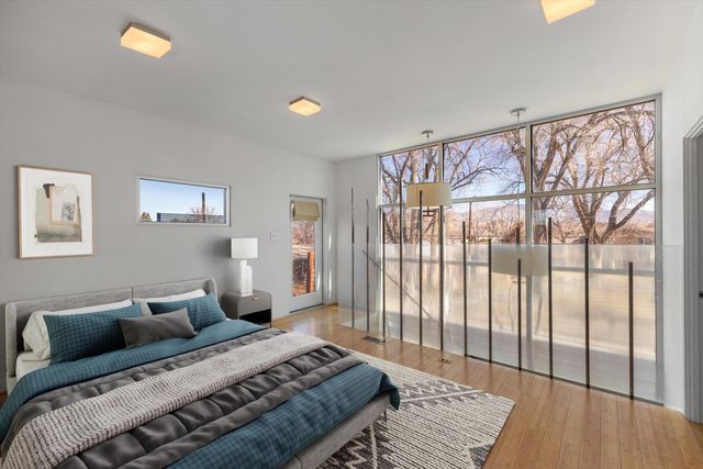 912 Hermosa Drive NE, Albuquerque, NM 87110