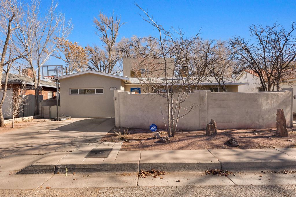912 Hermosa Drive NE, Albuquerque, NM 87110