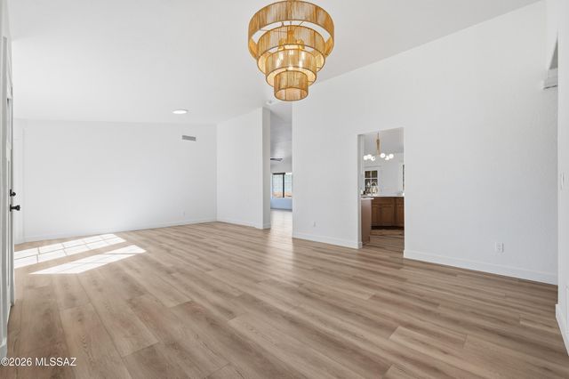 9810 E Stonehaven Way, Tucson, AZ 85747