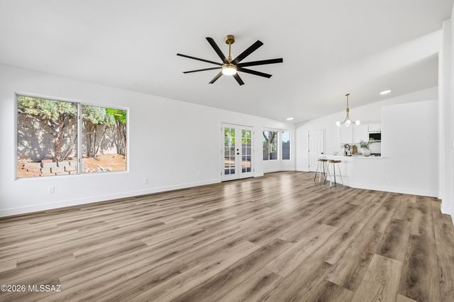 9810 E Stonehaven Way, Tucson, AZ 85747