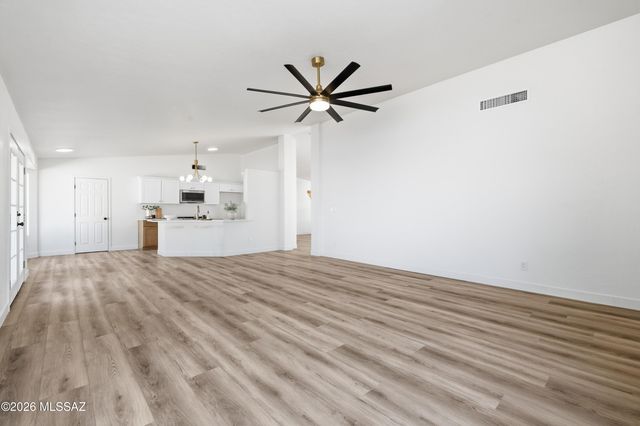 9810 E Stonehaven Way, Tucson, AZ 85747