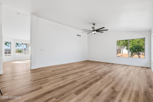9810 E Stonehaven Way, Tucson, AZ 85747