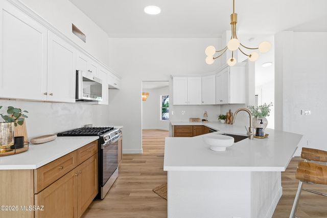 9810 E Stonehaven Way, Tucson, AZ 85747