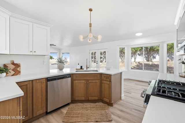 9810 E Stonehaven Way, Tucson, AZ 85747