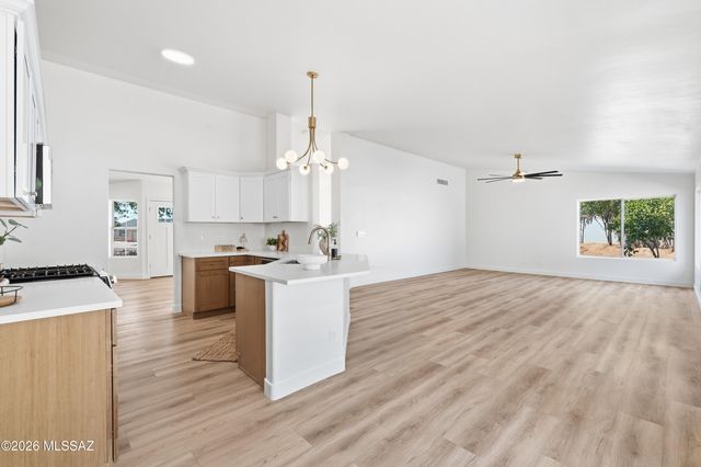9810 E Stonehaven Way, Tucson, AZ 85747