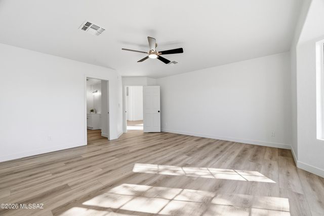 9810 E Stonehaven Way, Tucson, AZ 85747