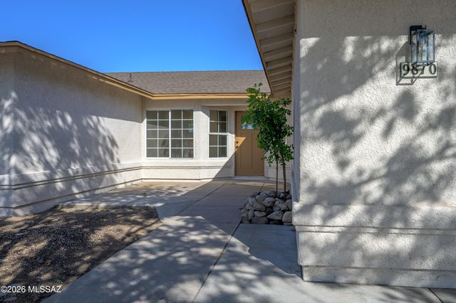 9810 E Stonehaven Way, Tucson, AZ 85747