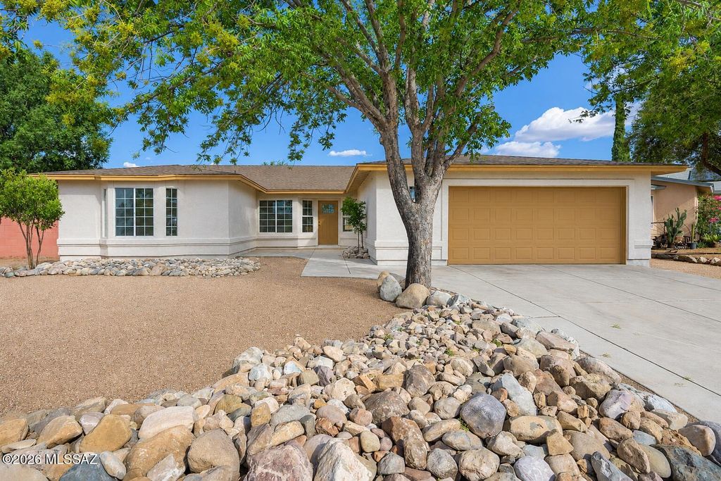 9810 E Stonehaven Way, Tucson, AZ 85747