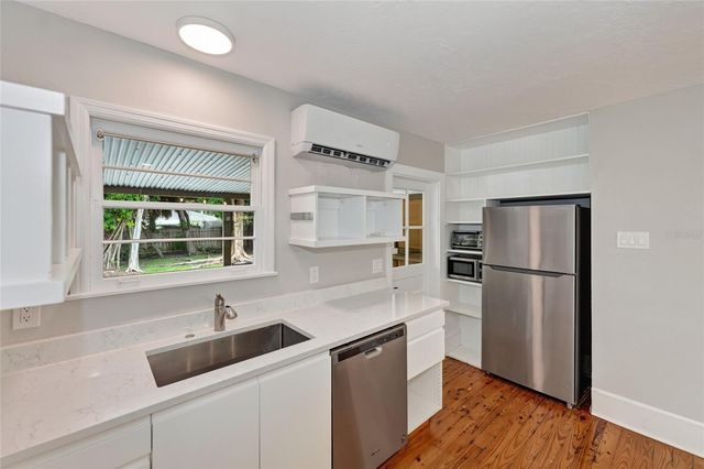 1010 VIRGINIA DRIVE, Sarasota, FL 34234