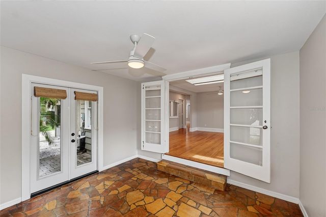 1010 VIRGINIA DRIVE, Sarasota, FL 34234