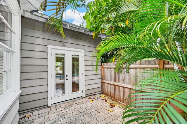 1010 VIRGINIA DRIVE, Sarasota, FL 34234