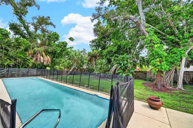 1010 VIRGINIA DRIVE, Sarasota, FL 34234