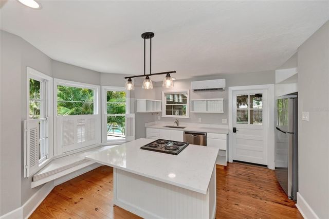 1010 VIRGINIA DRIVE, Sarasota, FL 34234