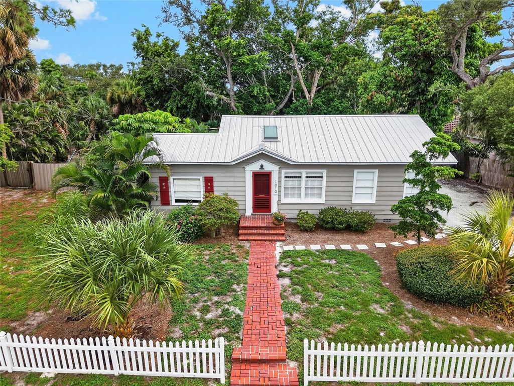 1010 VIRGINIA DRIVE, Sarasota, FL 34234