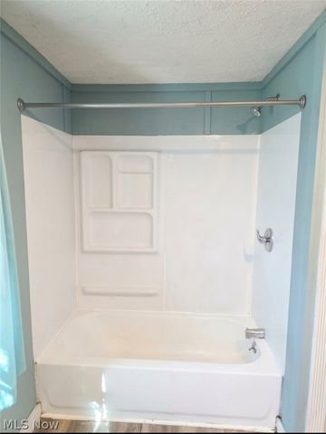 234 Oakwood Street, Elyria, OH 44035