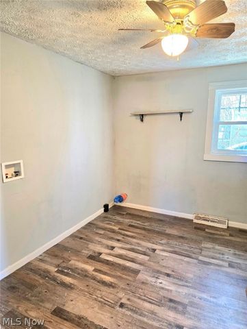 234 Oakwood Street, Elyria, OH 44035