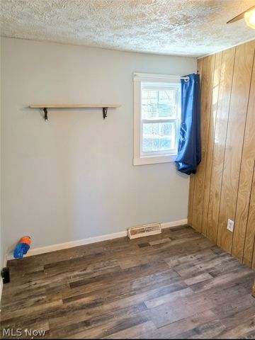 234 Oakwood Street, Elyria, OH 44035