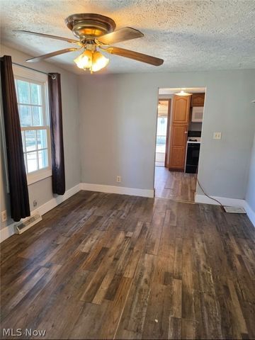 234 Oakwood Street, Elyria, OH 44035