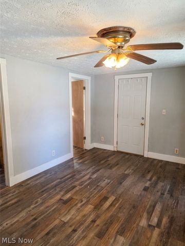 234 Oakwood Street, Elyria, OH 44035