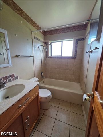 1507 Markdale ST E, Lehigh Acres, FL 33936