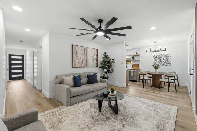 518 N M L King Jr Boulevard, Grand Prairie, TX 75050