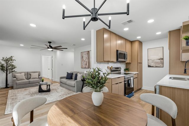 518 N M L King Jr Boulevard, Grand Prairie, TX 75050