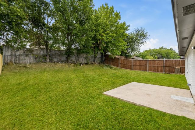 518 N M L King Jr Boulevard, Grand Prairie, TX 75050