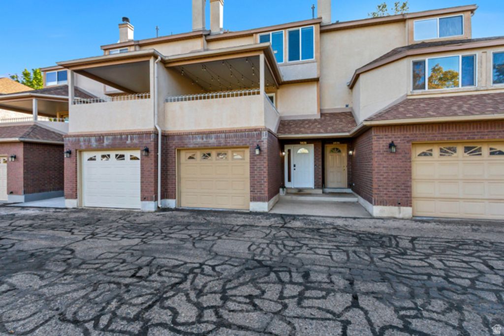 5826 S CLUB VIEW LN, South Ogden, UT 84405 — exterior
